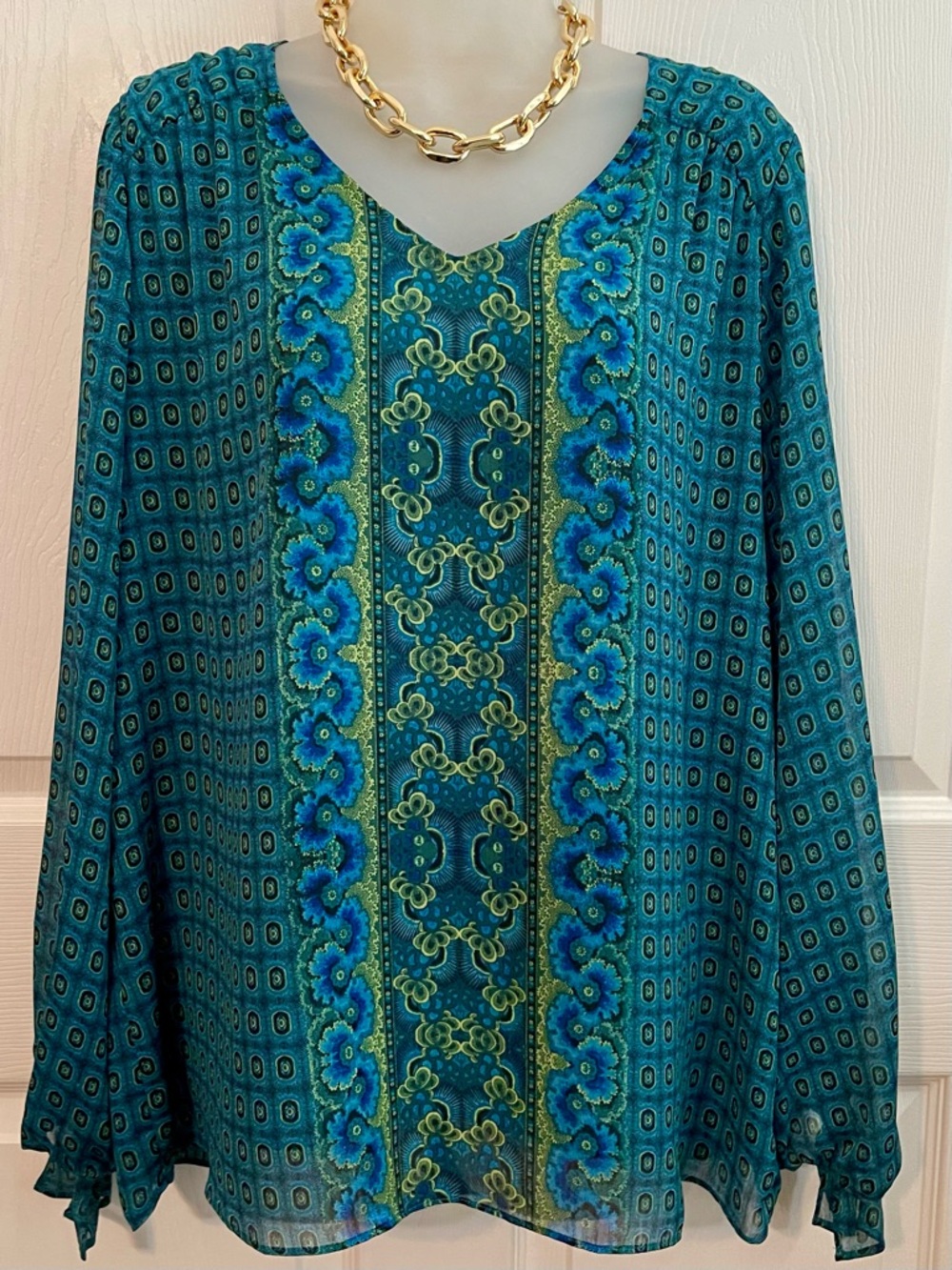 BELLE BY KIM GRAVEL Blue Floral Border V-Neck Women's Top MISSES SIZE LARGE